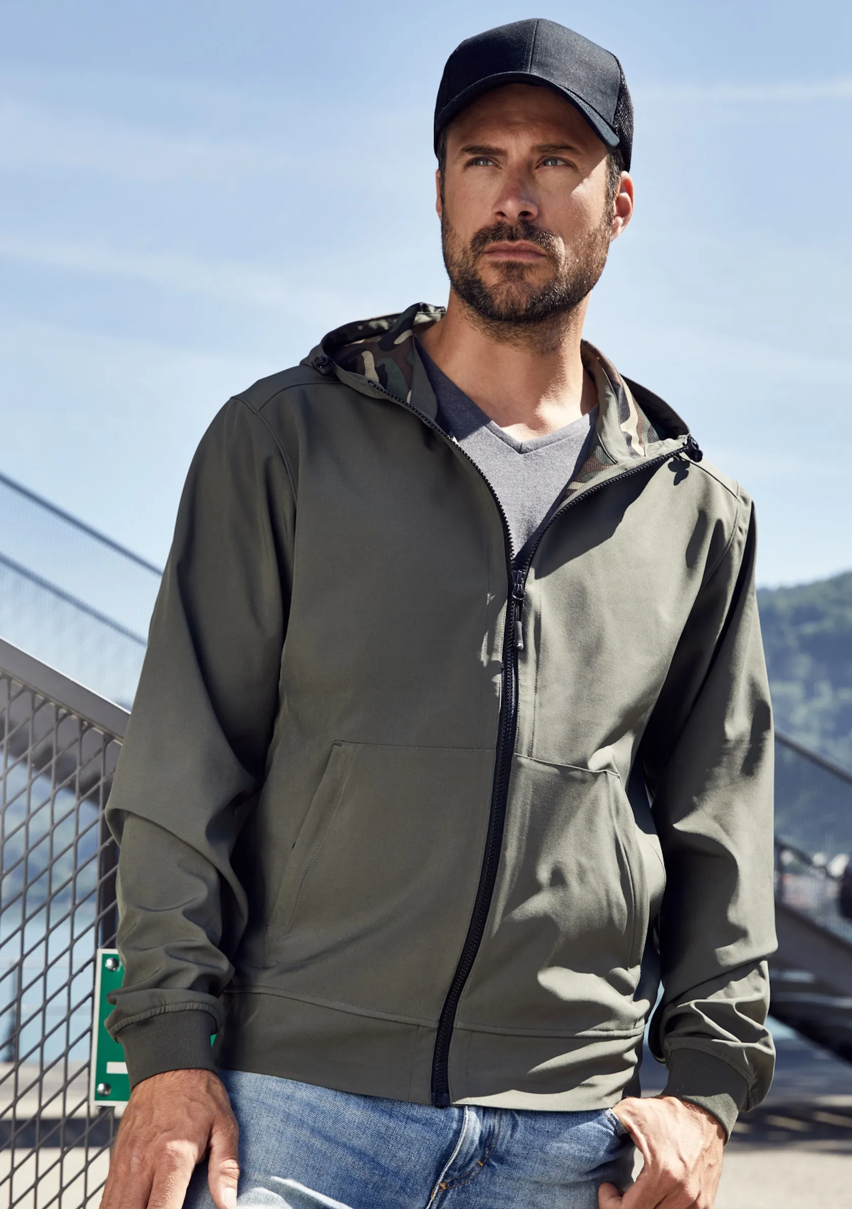 James & Nicholson Men's Hooded Softshell Jacket